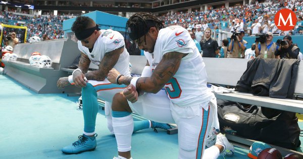 ¡Volvieron las protestas en el himno.  Jugadores de FinsUp, los primeros en arrodillarse en la temporada 2018 de la @NFL ?     