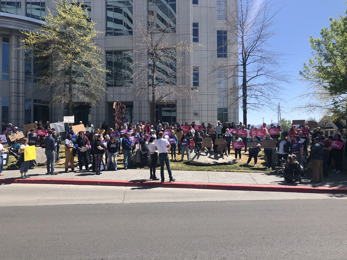 Here is the crowd outside the federal building in Downtown Reno. People are advocating for pro-choice amid the potential SCOTUS decision to overturn Roe v Wade